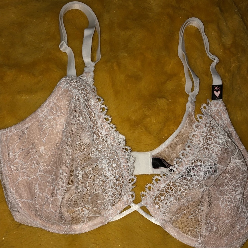 🚫Sold🚫 Victoria’s Secret Sexy Unlined Plunge Bra